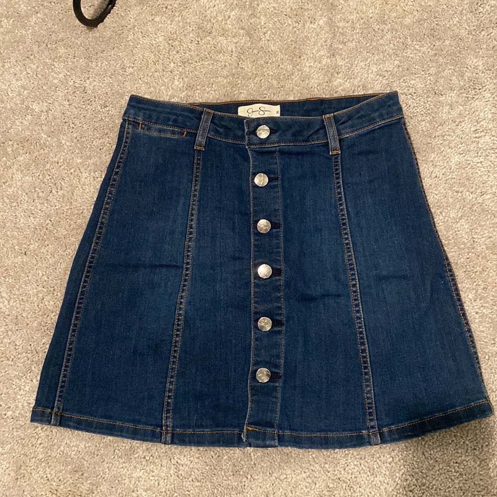 Women’s dark denim mini skirt. Size 26